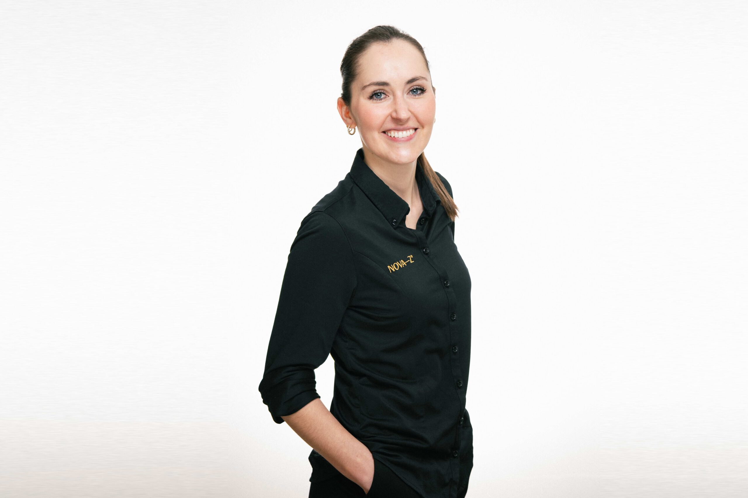 Porträtbild von Zahnärztin Dr. Nathalie Schubert von NOVA–Z