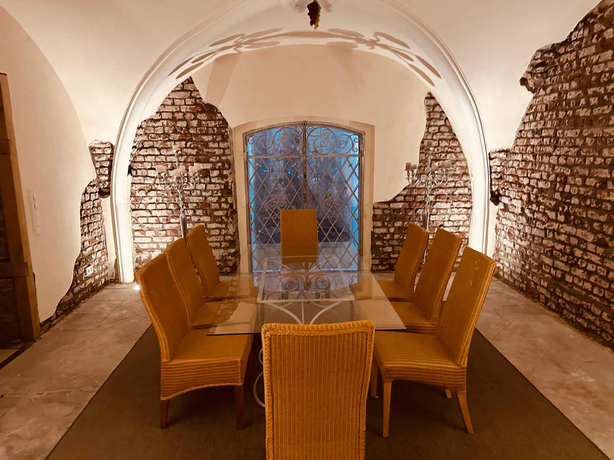 Referenzprojekt: Innenwände mit Backsteinwänden und verputzten Wänden